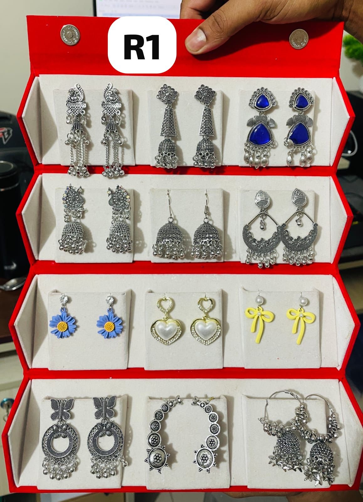 লাল ঝুমকা বক্স - ১২ সেট