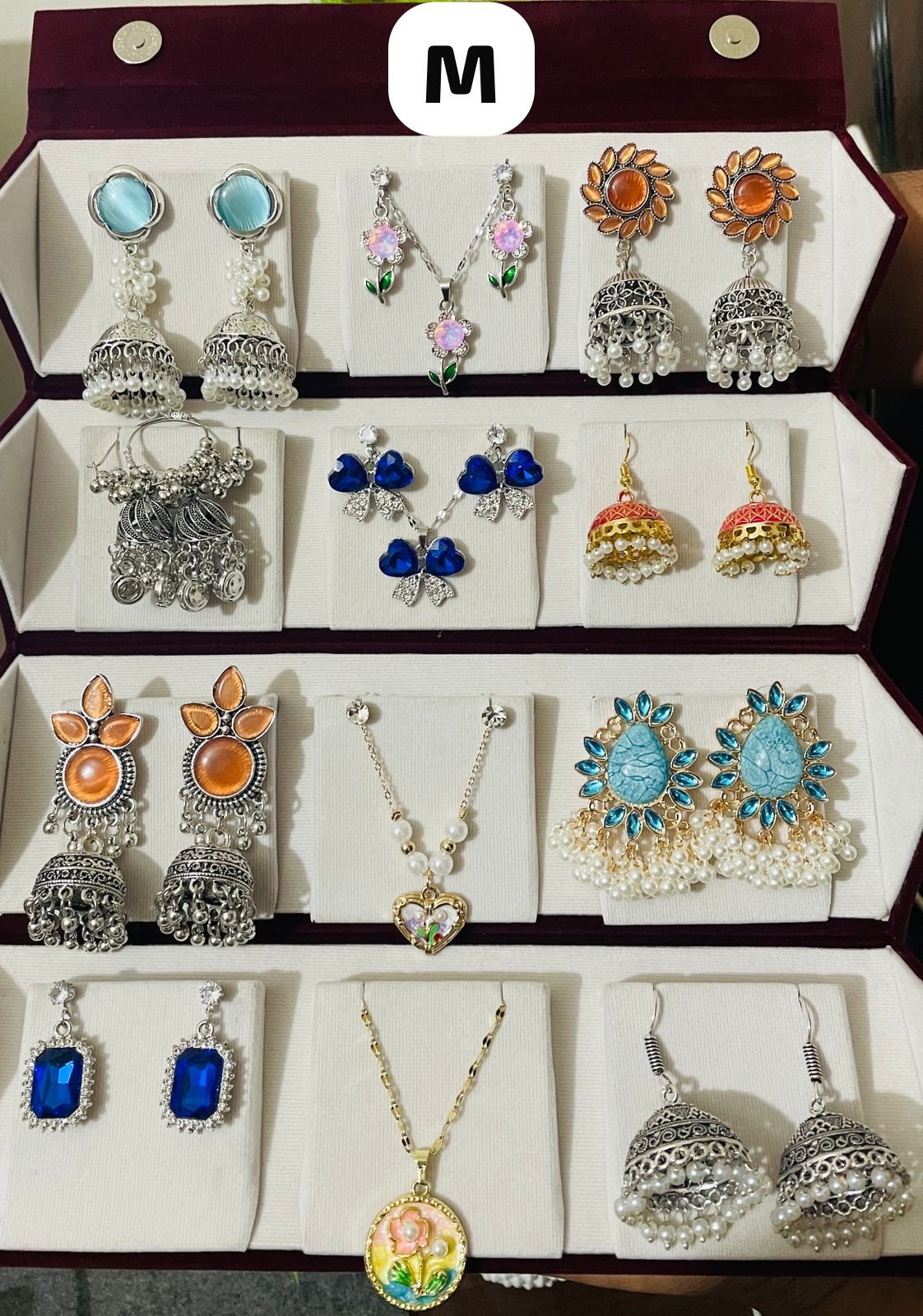 মেরুন ঝুমকা বক্স – ১২ সেট